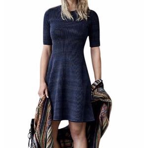 Athleta Wool Blend Ribbed Space Dyed Blue Tone Fitted Short Sleeved Dress M